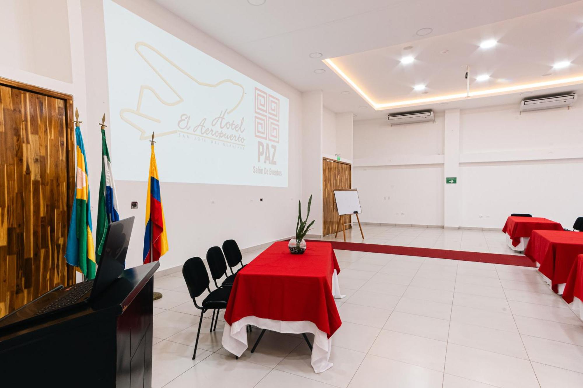 Hotel El Aeropuerto San José del Guaviare Eksteriør billede